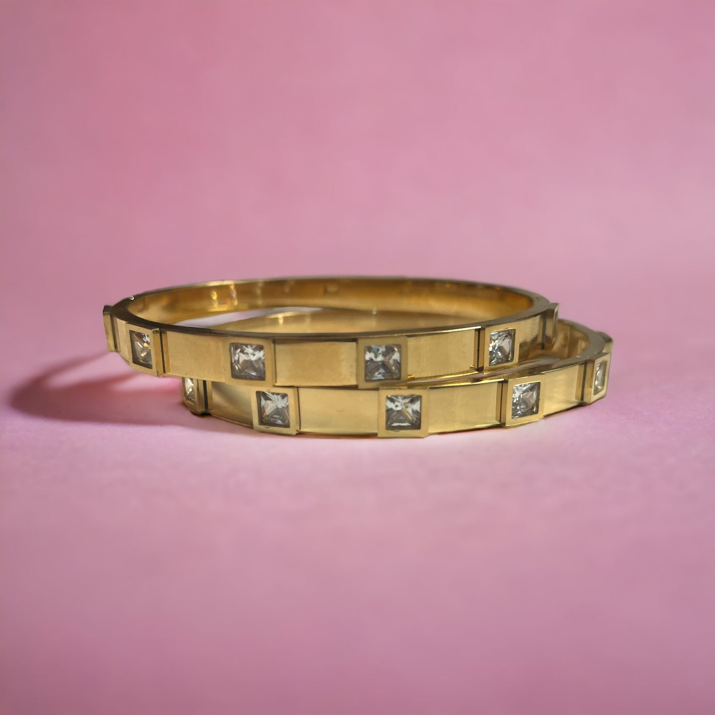 AKILA || Square spaced diamond bangle