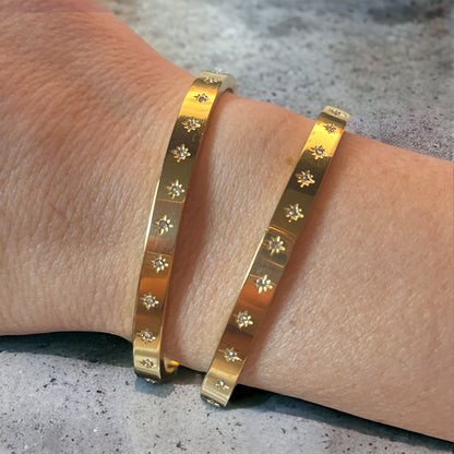 STAR || Pattern Rhinestone Bangle